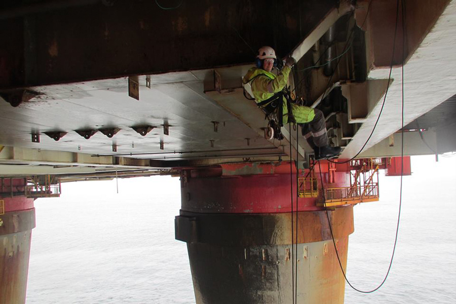 Inspeksjon under offshorekonstruksjon